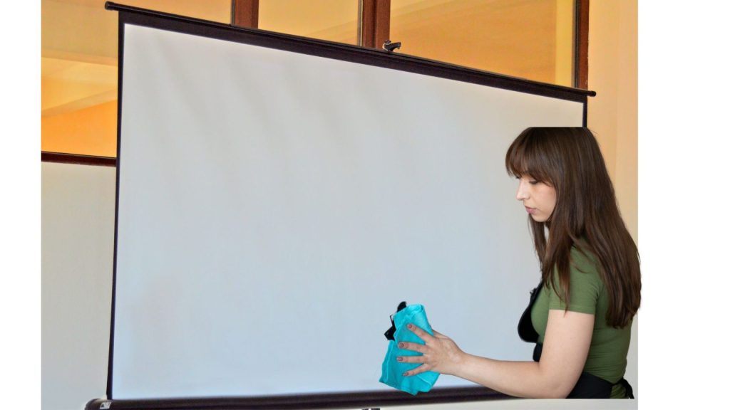 how to clean projector screen using microfiber cloth